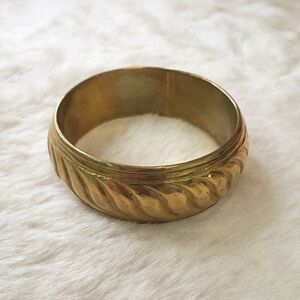 VINTAGE Domed Brass Chunky Bangle Bracelet Wavy Ribbed